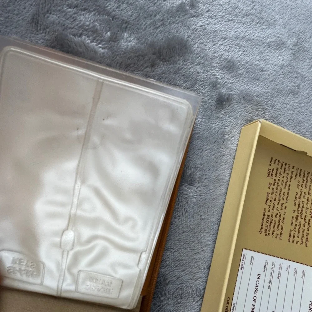 Vintage Buxton Convertible Tan Leather Wallet Slim Bifold with Original Box